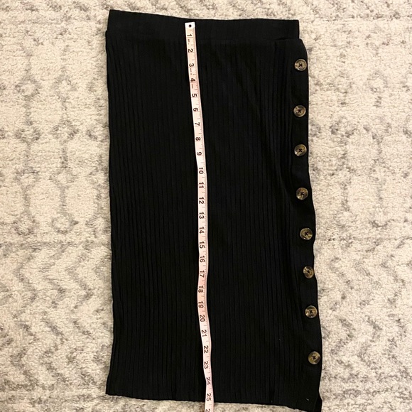 🎉HP 🎉 Black Button Up Midi Skirt - Picture 4 of 5